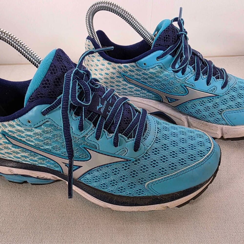 Mizuno Wave Rider 18 Running Shoes Women's 6 Blue.  Open Box.